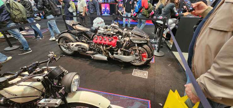 Lazareth Maserati Batman EICMA