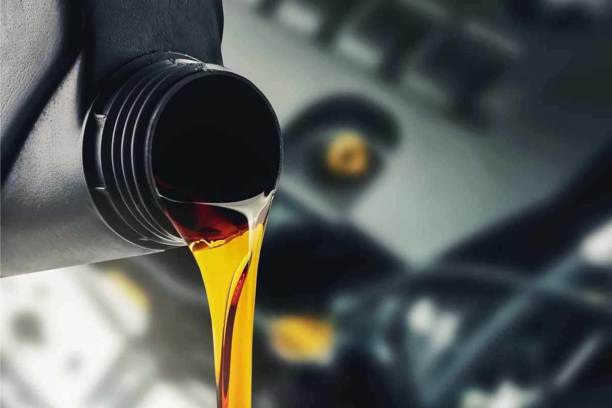 Il cambio dell'olio allunga la vita dell'auto