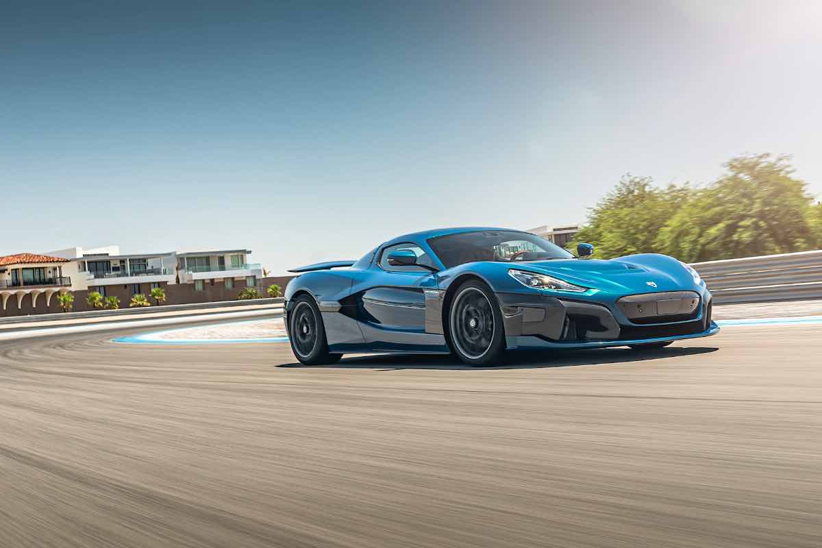 Rimac Nevera record retromarcia