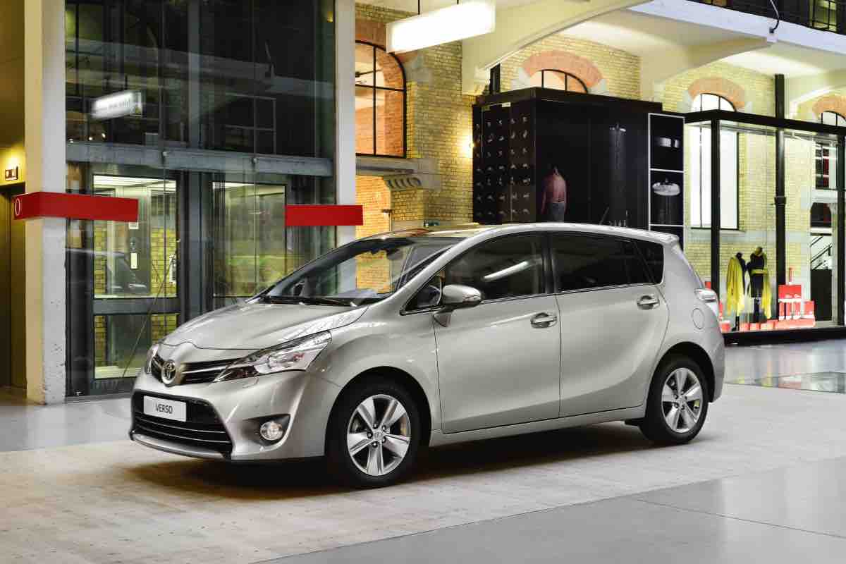 Toyota Verso motore bmw