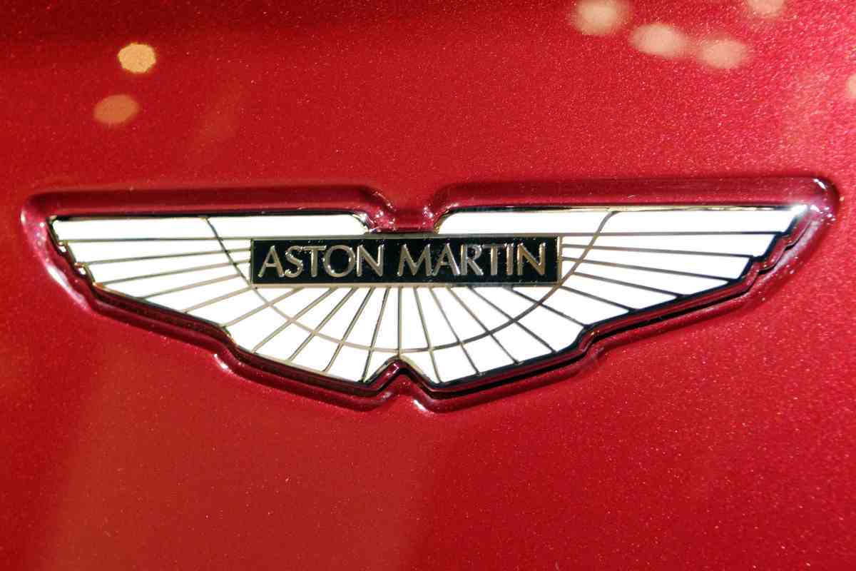 Aston Martin Lagonda LUV V12: all'asta per soli 15.000 euro