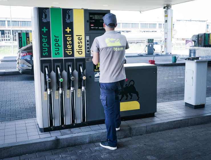 Prezzo Benzina Gasolio ribassi fine novembre