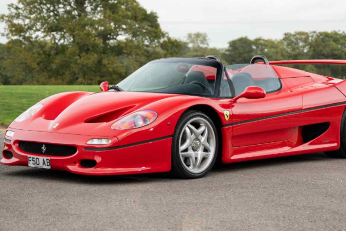 The rock legend puts his Ferrari up for sale: the auction has already reached a record price