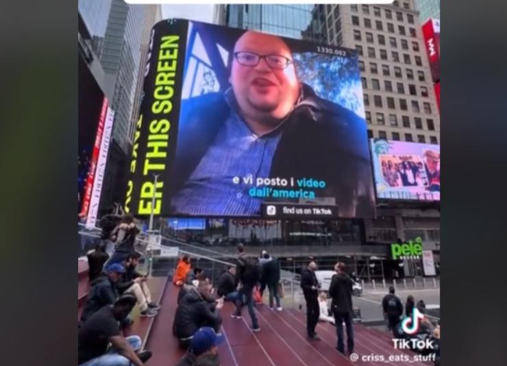 time square ed il video di Youtubo