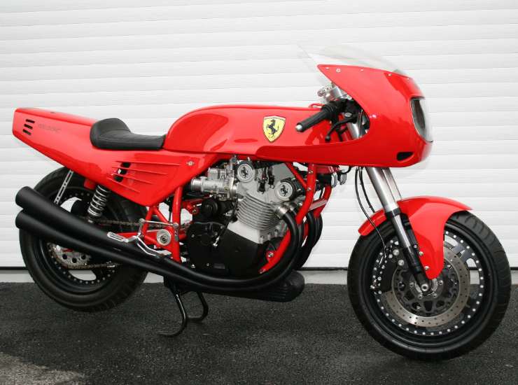 La moto della Ferrari