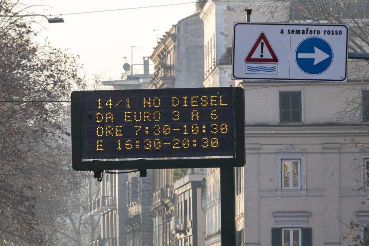 Auto diesel smog Torino stop circolazione