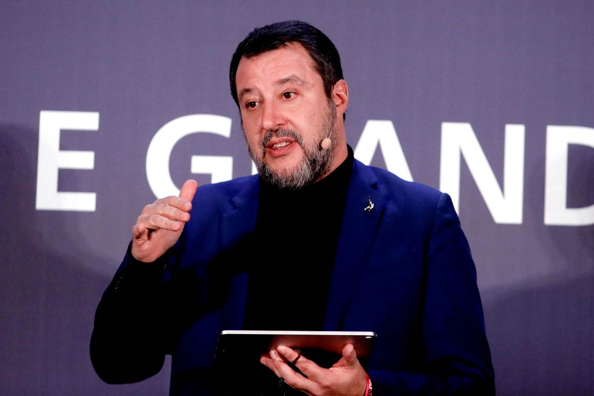 Salvini Verdini moto regolarità amore bacio