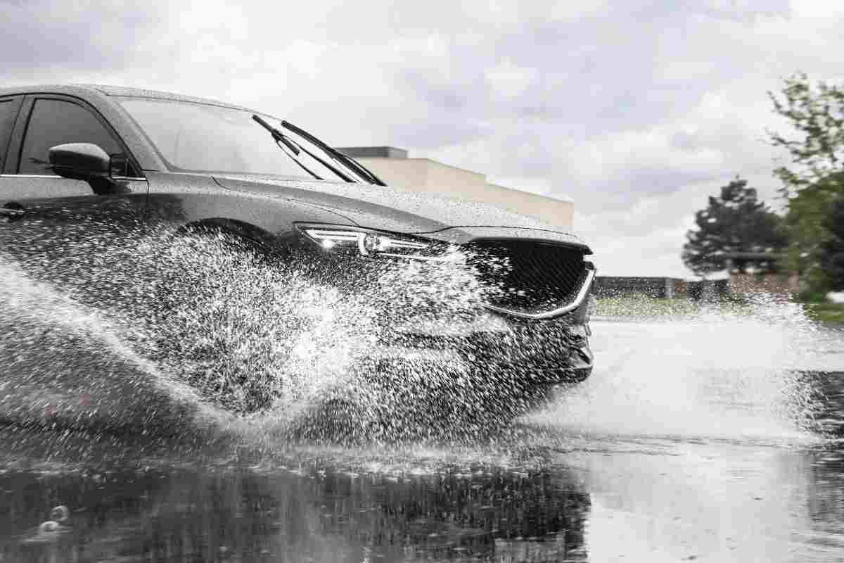 Addio all'aquaplaning in auto easyrain