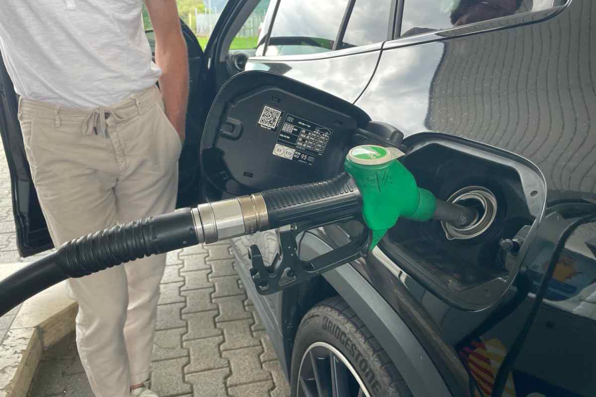 Distributore benzina trucco risparmio