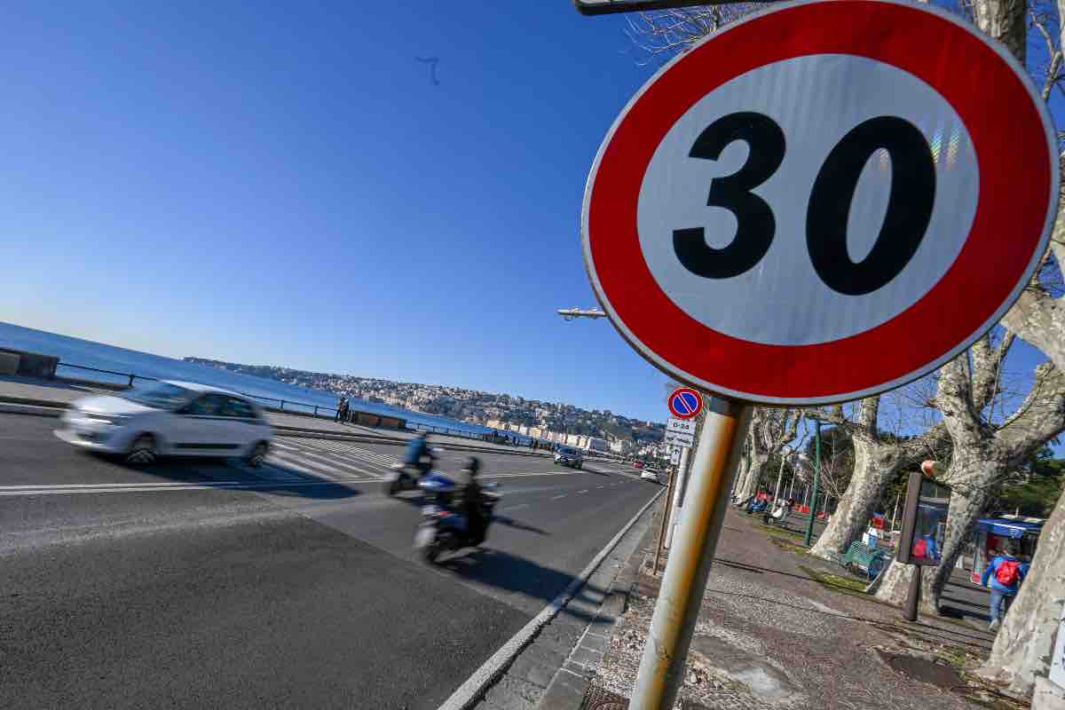 Limite di velocità 30 all'ora Salvini