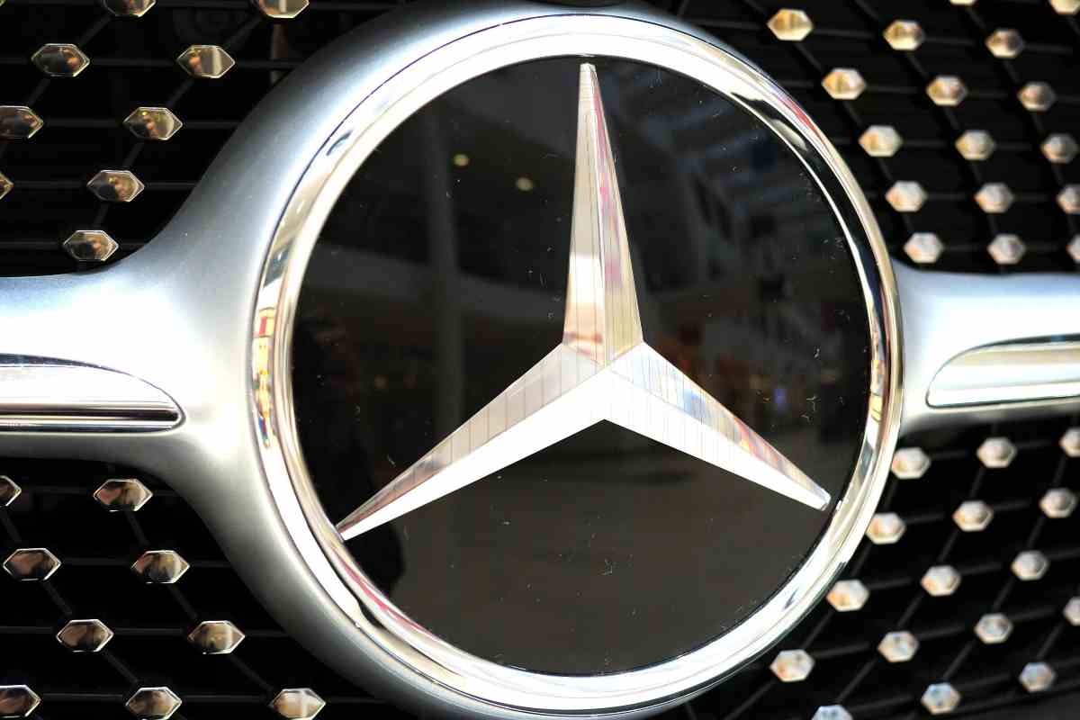 Mercedes se convirtió en un estudio de grabación: una revolución en motores, como nunca antes lo había hecho