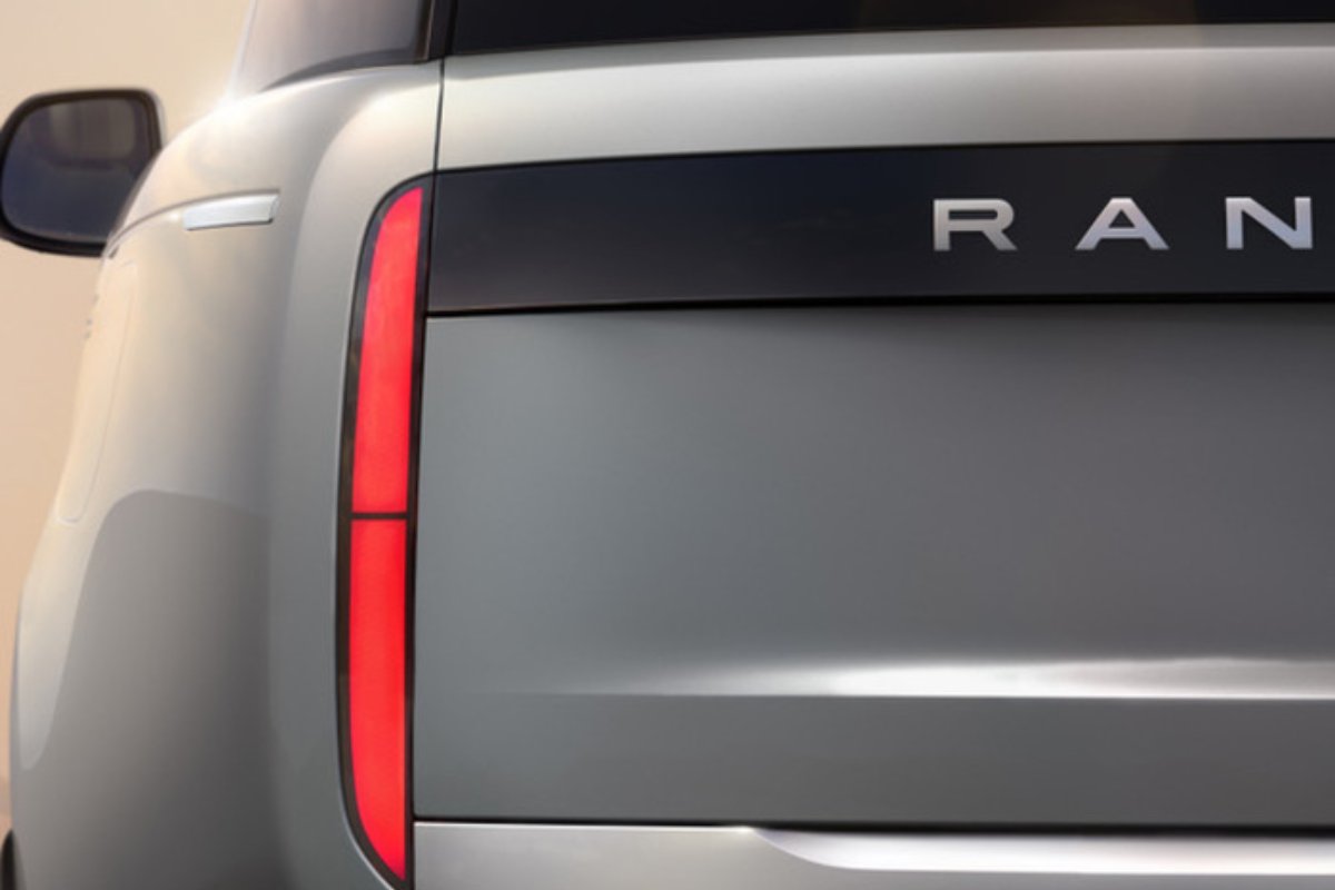 Range Rover, il futuro è già adesso: novità clamorosa