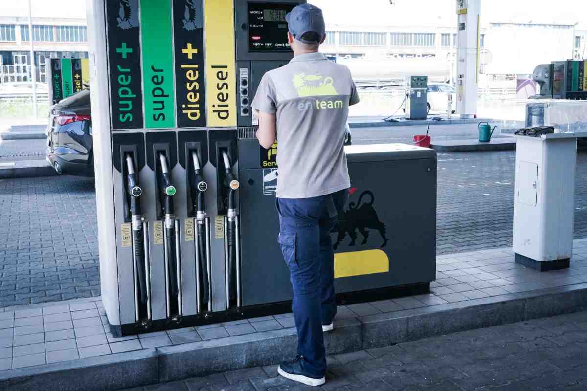 Italiani disperati per il rialzo benzina