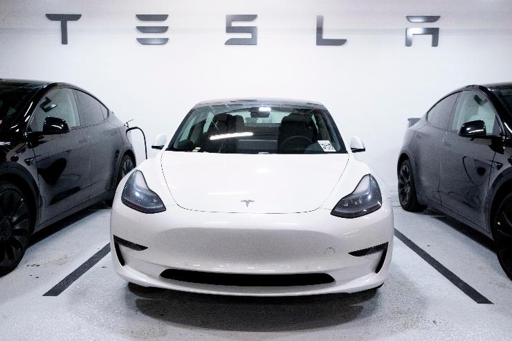 Tesla Model 3 stop produzione