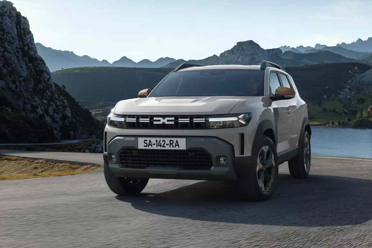Nuova Dacia Duster, finalmente ci siamo: costerà meno di 20mila euro, è già partito l'assalto alle concessionarie