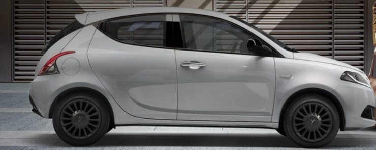 Lancia Ypsilon addio 2024 acquistare primi mesi