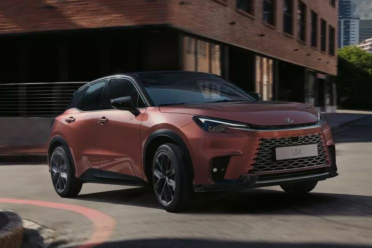 Lexus LBX sfida Audi Gruppo Toyota SUV