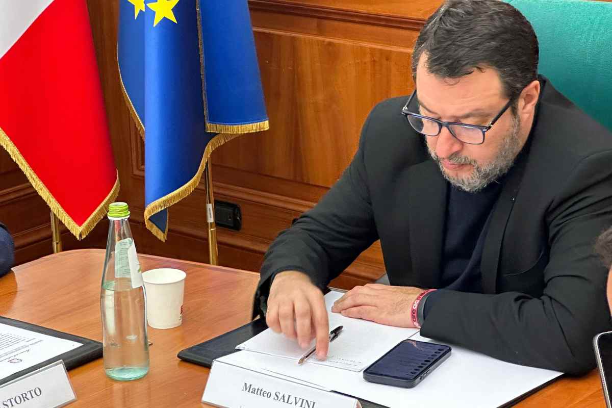 Bufera al Governo, il Codacons si scaglia contro Salvini: scoppia il caos
