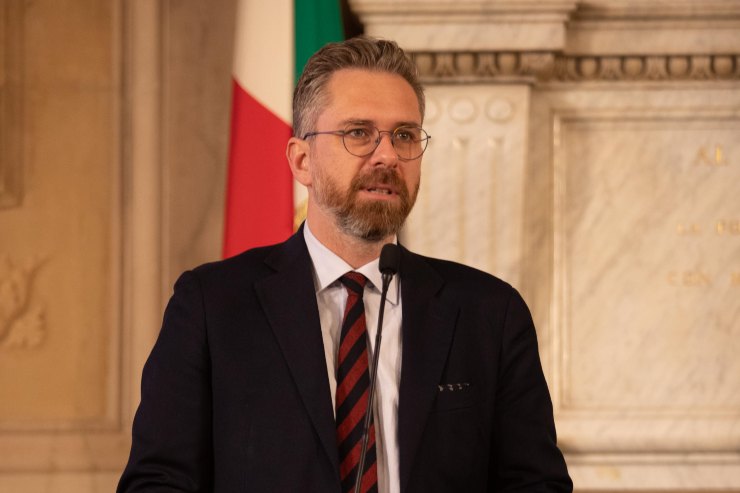 Auto Bologna limite 30 km/h Governo