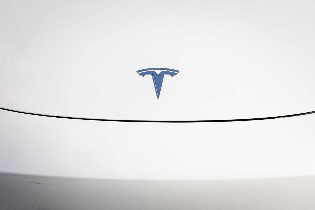  Tesla Model Y rivian
