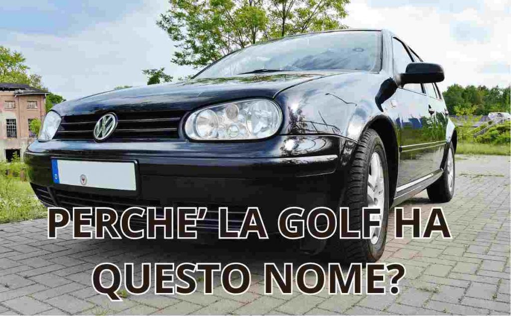 Automobile Golf posteggiata presso l'abitazione