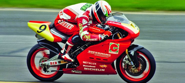 Ducati Supermono novità QJ Motors attenzione copia Cina motore