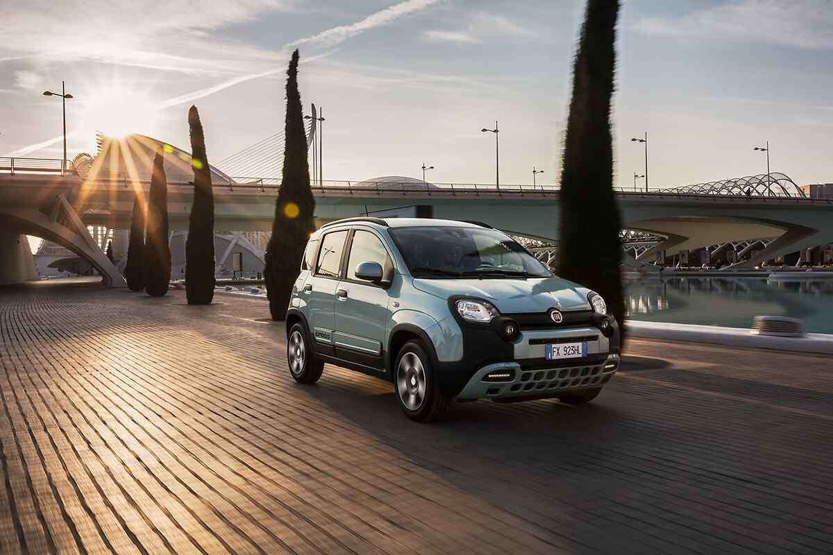 super promozione per la FIAT Panda hybrid bonus tricolore