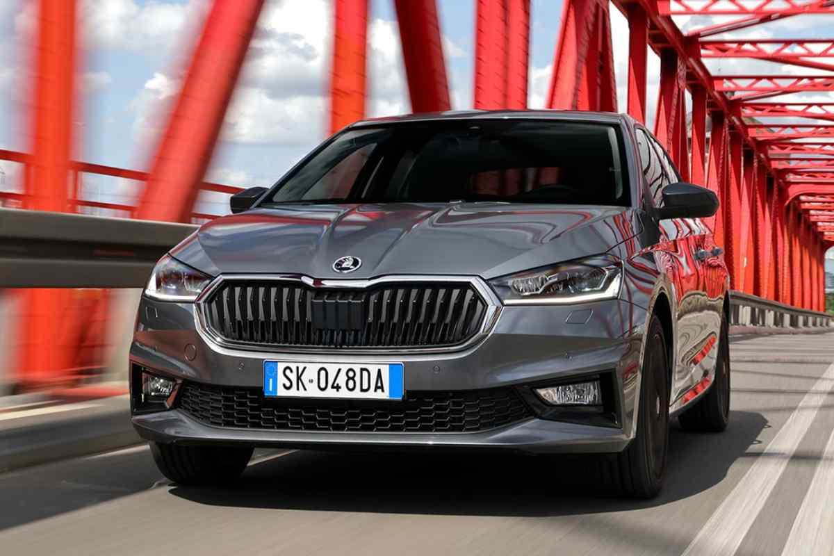 skoda fabia young edition suv neopatentati