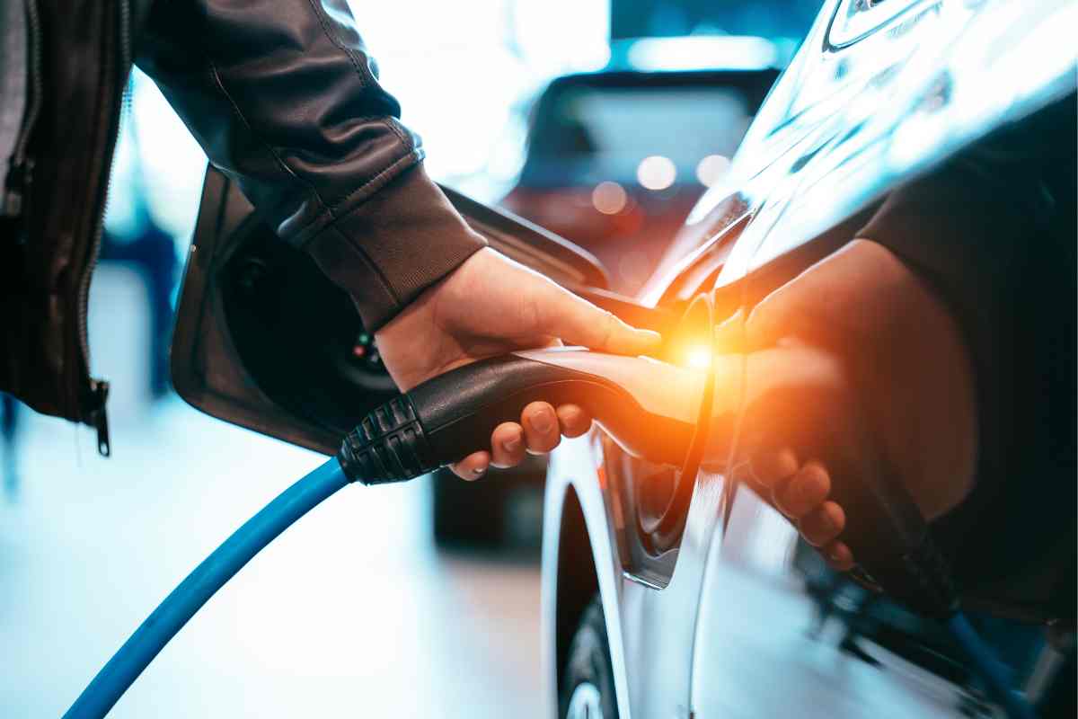 Cambiano i tempi di ricarica dell'auto elettrica addio ansia batteria 1000 km