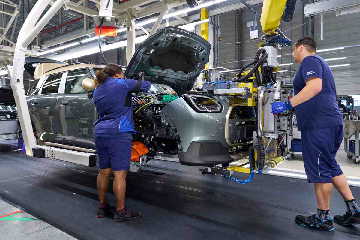 bmw nasce nuovo stabilimento thailandia batterie