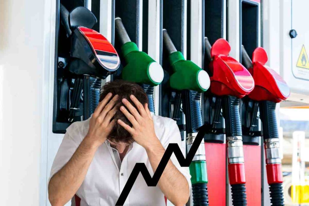 prezzo benzina pasqua carburante