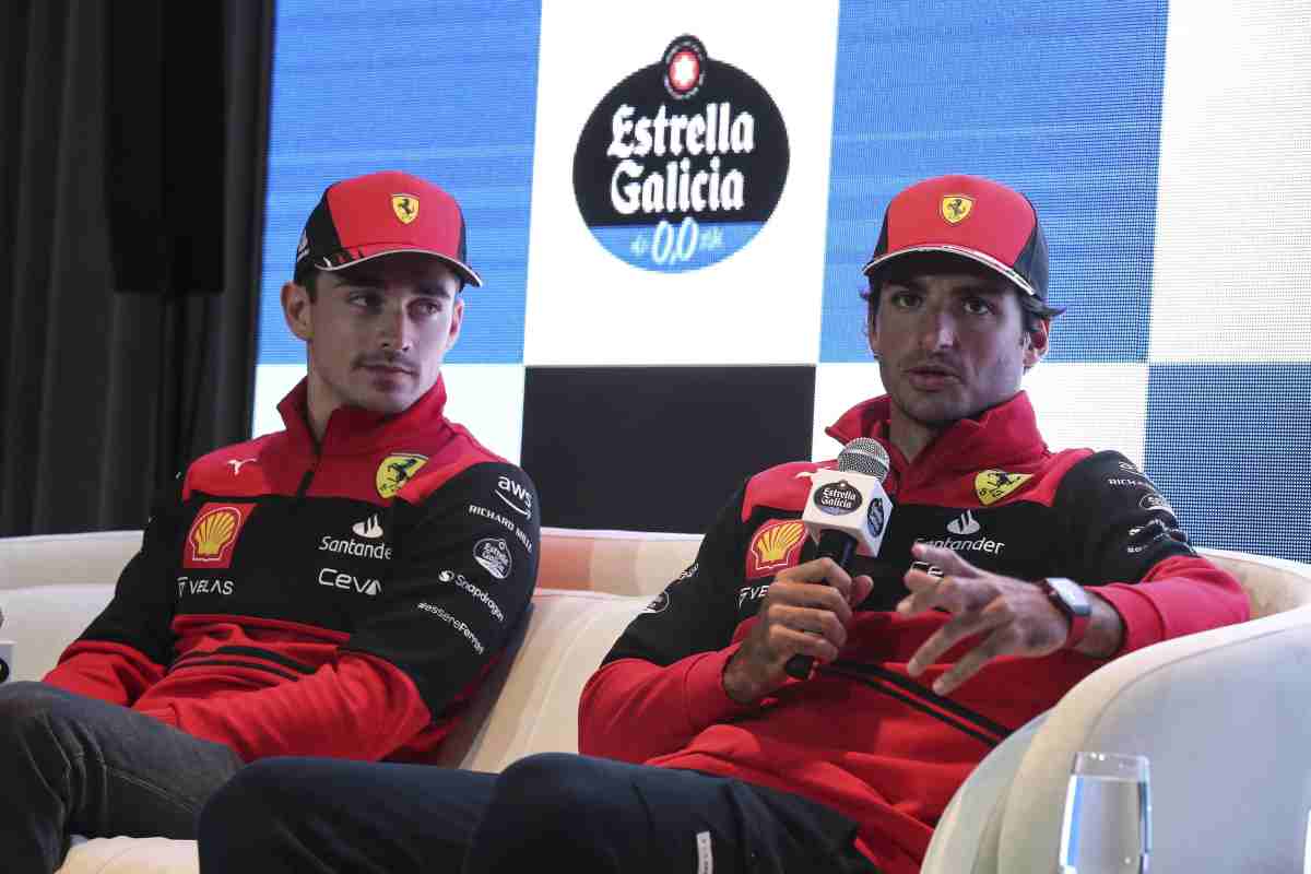 Simulatore Ferrari pilota Leclerc Sainz F1 occasione costo asta