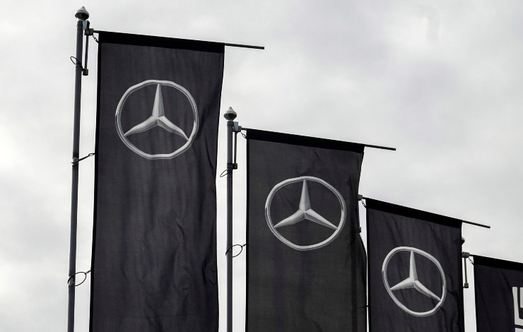 Mercedes operai lavoratori problemi auto addio benzina motore