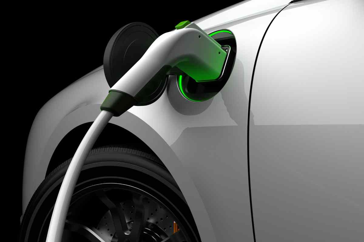 auto elettrica colonnine iniziative aumento potenza