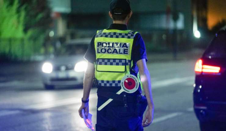 Polizia locale posto di blocco