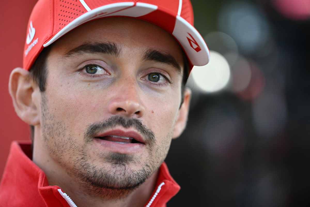 Charles Leclerc casco Suzuka GP Giappone F1 omaggio Bianchi