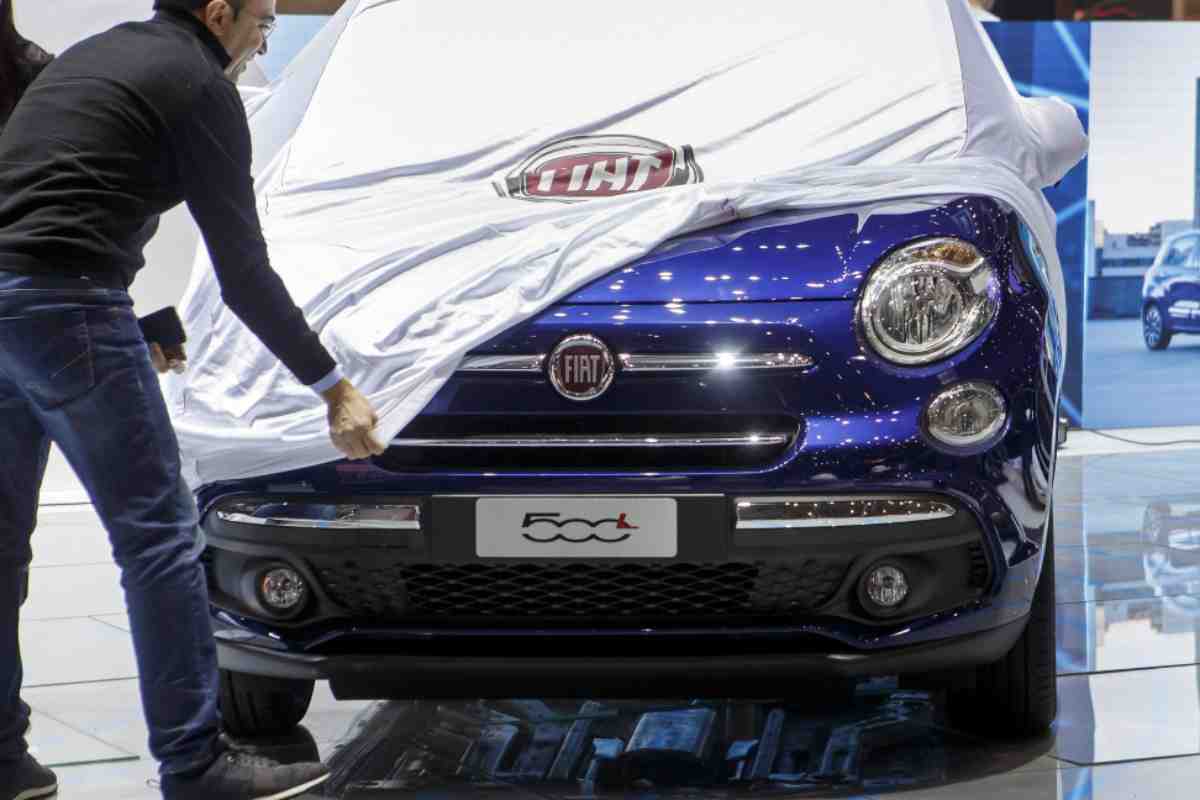 La Fiat 500 che vale una fortuna papa francesco 500L Porsche