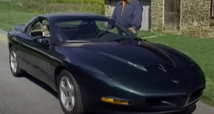 Pontiac Firebird tutti i dettagli