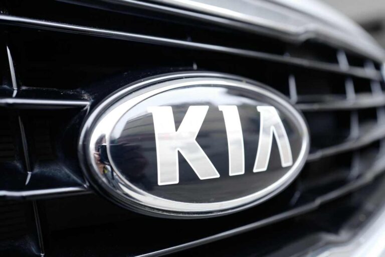 Adolescenti rubano decine di Kia: clamoroso problema riscontrato sulle auto a livello di sicurezza