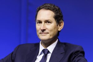 Stellantis John Elkann svolta totale