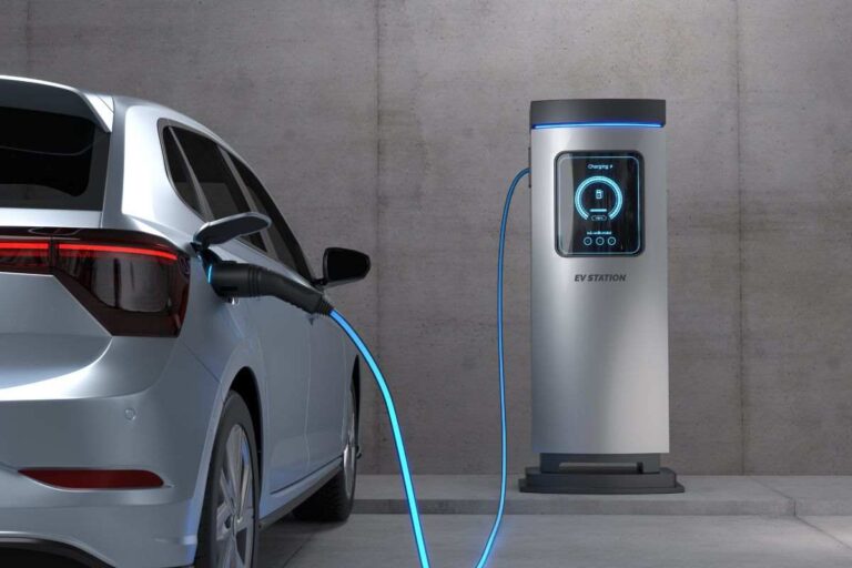 Auto elettriche svolta in Italia