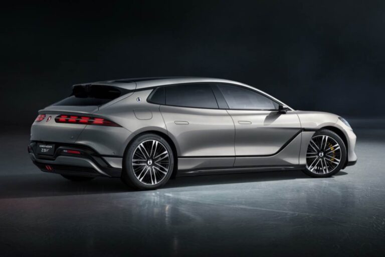 Denza sfida Mercedes