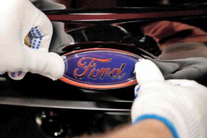 Ford, maxi-richiamo per il bestione più popolare al mondo: problema pericolosissimo