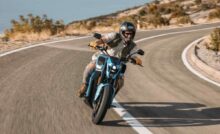 La moto elettrica che non si ferma mai: ha un'autonomia da record e una tecnologia da urlo