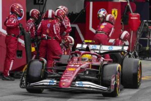 Ferrari, arriva una superstar al box: l’ultima mossa di marketing crea il caos