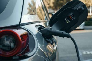 Auto elettrica, arriva finalmente la svolta: lo fa in 3 minuti, nessuna come lei