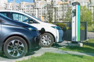 Dietrofront sulle auto elettriche? Arriva una decisione che cambia tutto, stop ai vantaggi