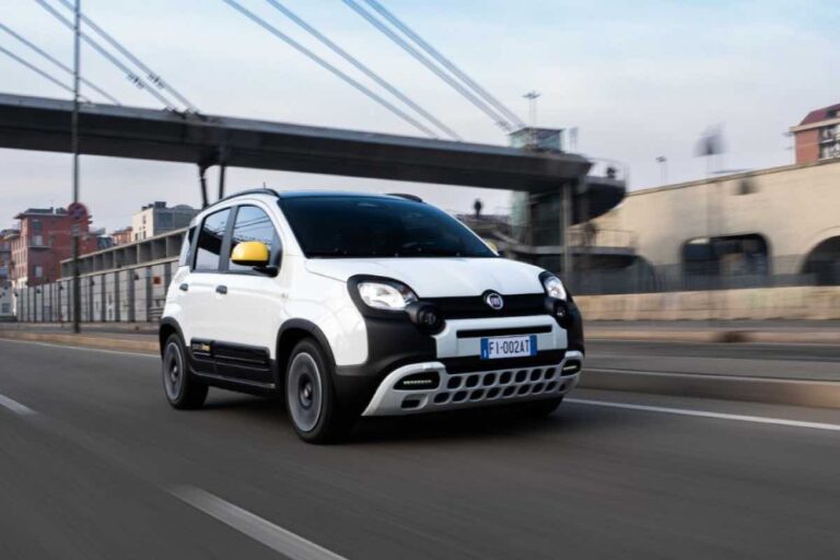 FIAT Panda ibrida, il costo per percorrere 100 km: i dati sui consumi la rendono una best seller