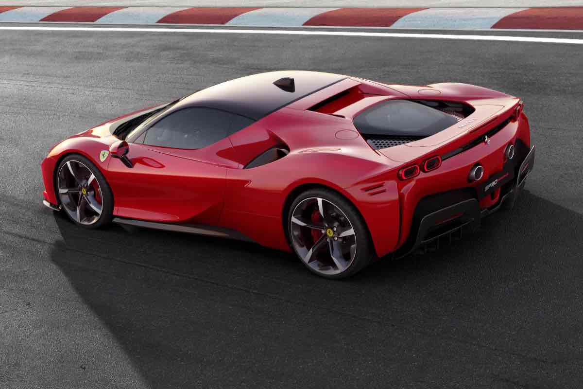 Ferrari disastro crollo valore