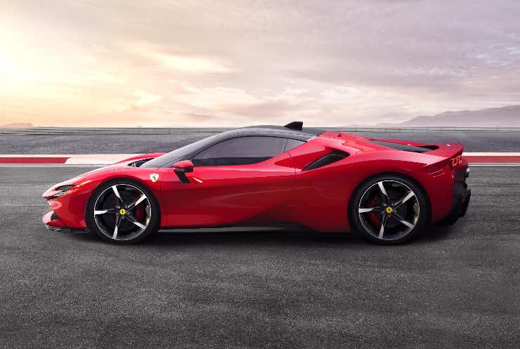Ferrari SF90 precipita il valore dopo 300 km